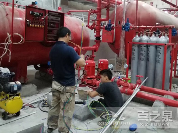 喜之泉柴油機消防泵,氣體頂壓設備鄭州客戶安裝現場